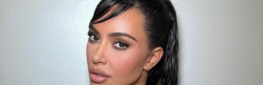 Kim Kardashian Goes Naked In Just A Towel And Shows Off Oiled Up Skin